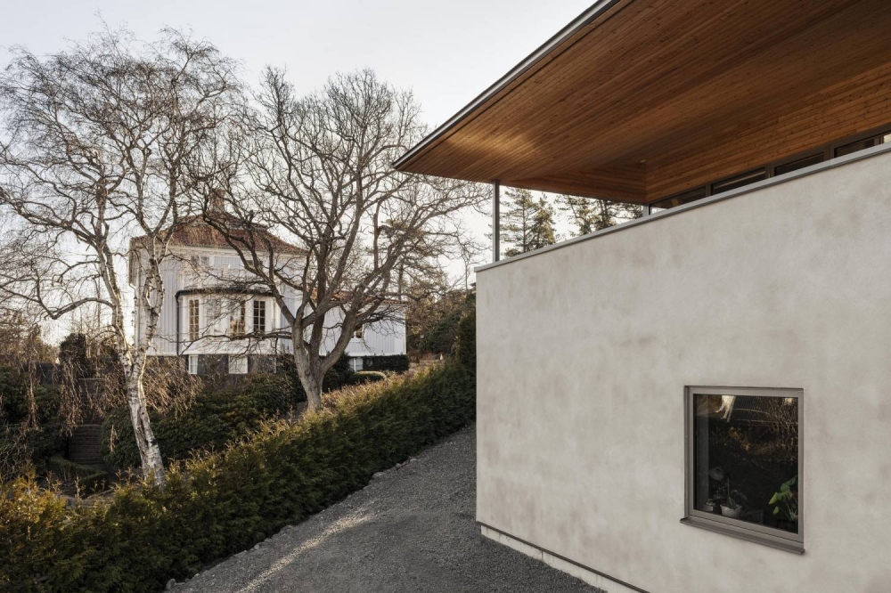 Минималистичная вилла с индустриальной эстетикой Минималистичная вилла с индустриальной эстетикой