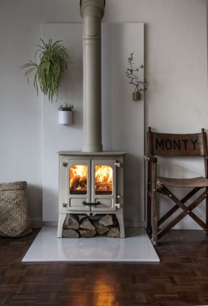 Камины для дома: виды, тренды, советы по выбору