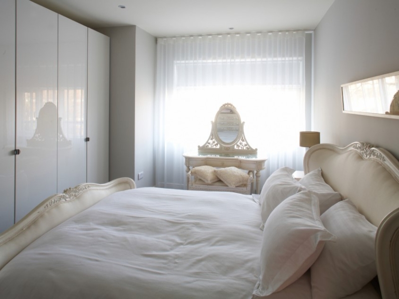 Идеи туалетного столика в интерьере спальни