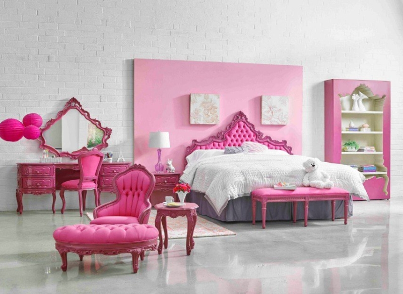 Оформляем серо-розовую спальню