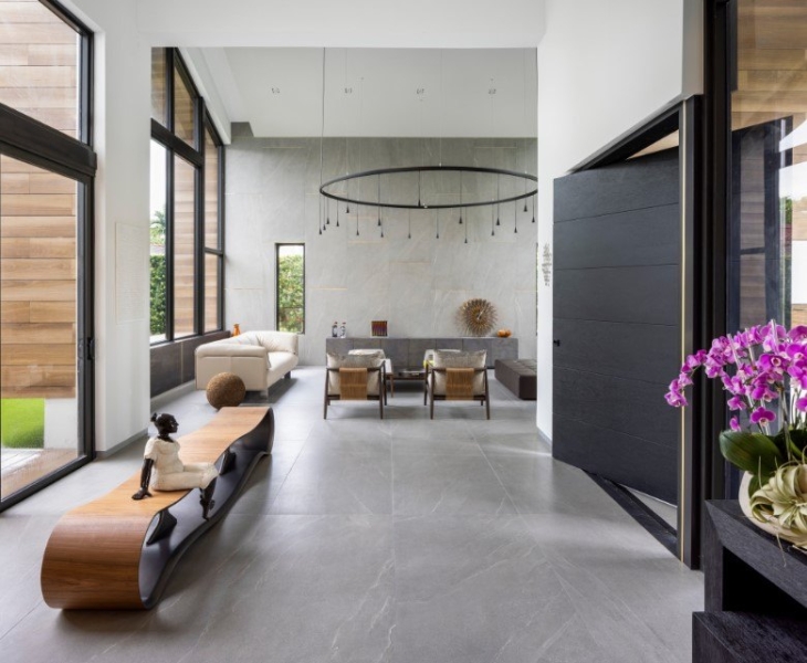 Подбираем качественный и функциональный декор для прихожей 2024