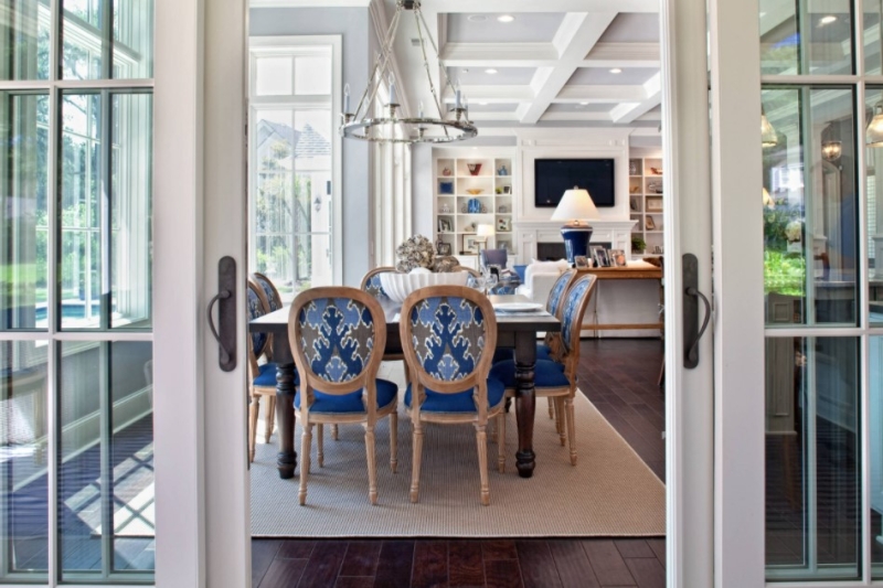 Современный дизайн интерьера большой комнаты