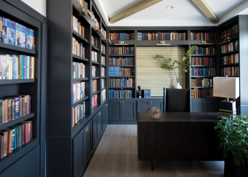 Домашняя библиотека в интерьере