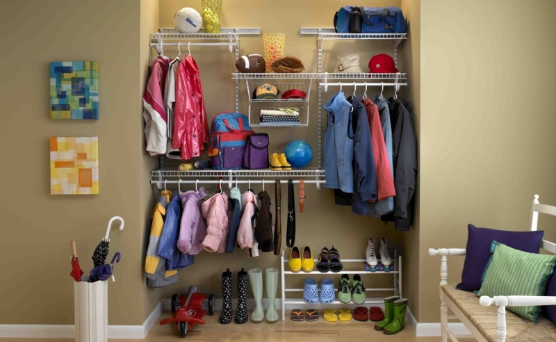 Как организовать гардероб ребенка?