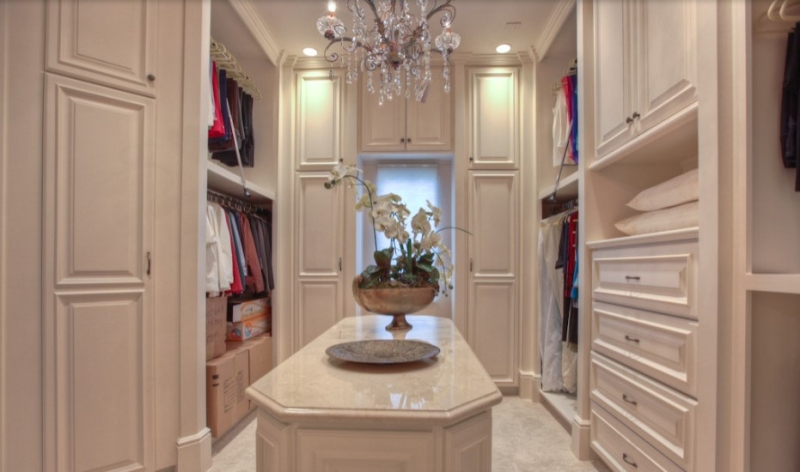 Как организовать гардероб ребенка?