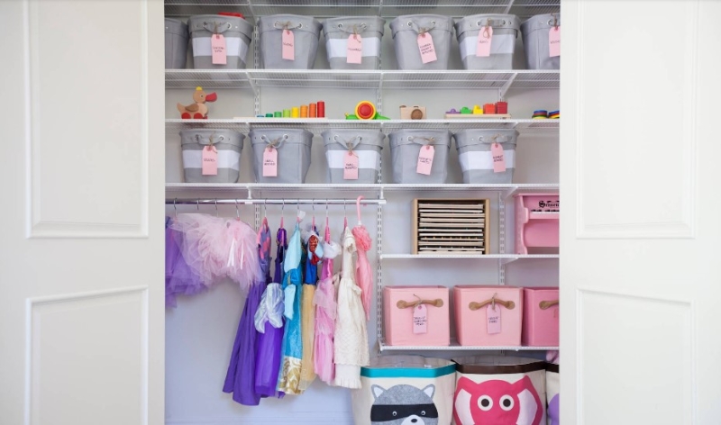 Как организовать гардероб ребенка?