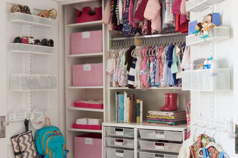 Как организовать гардероб ребенка?