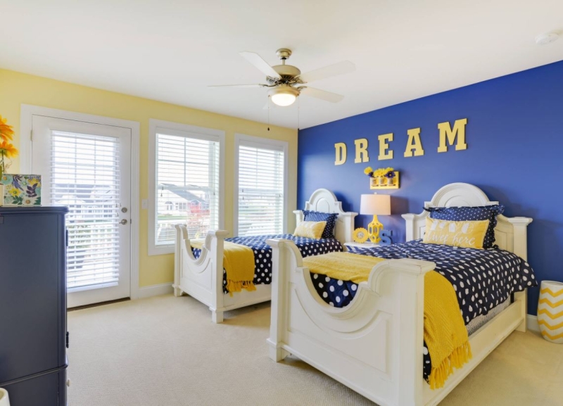 Двухцветные стены: гармоничные комбинации оттенков в интерьере