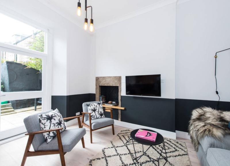 Двухцветные стены: гармоничные комбинации оттенков в интерьере