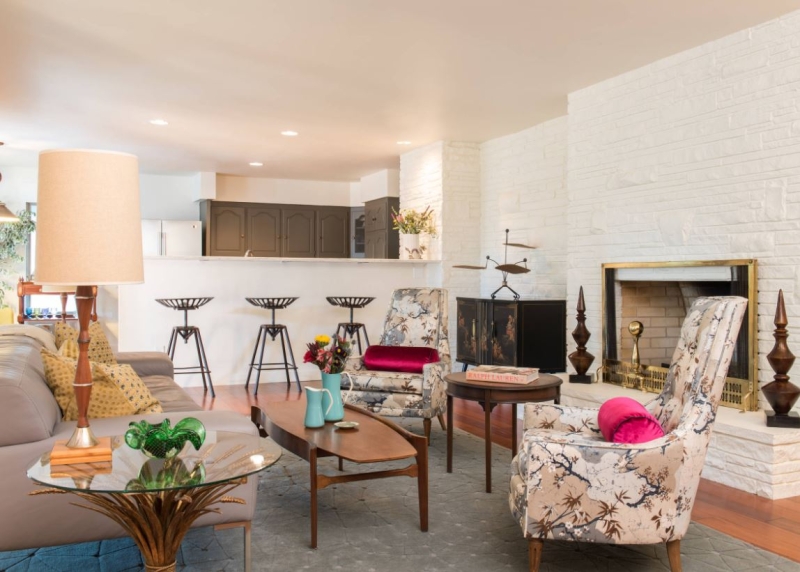 Кожаный диван в интерьере: правила выбора