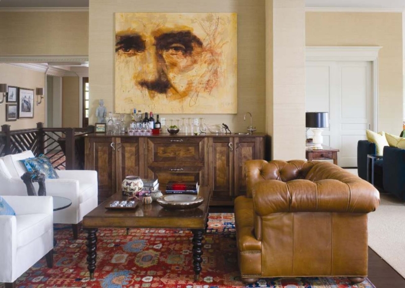 Кожаный диван в интерьере: правила выбора