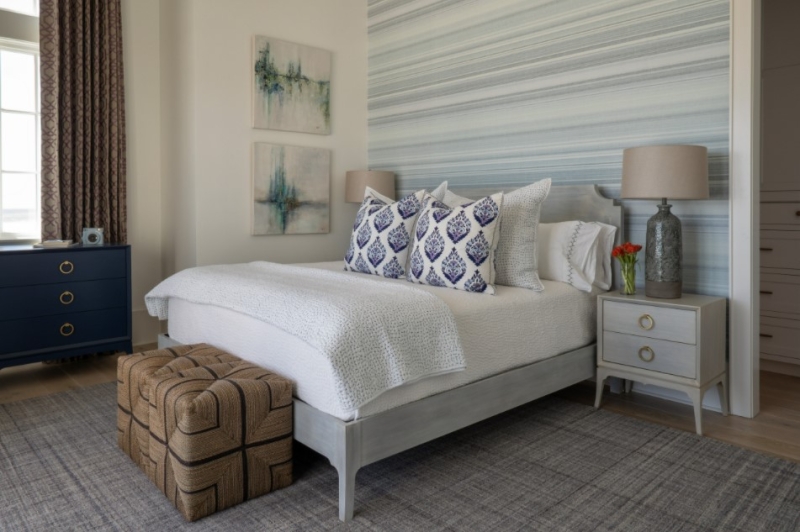 Какие выбрать обои для небольших помещений: узоры, цвета и приемы