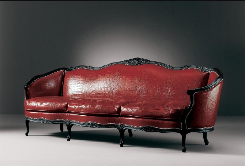 Кожаный диван в интерьере: правила выбора